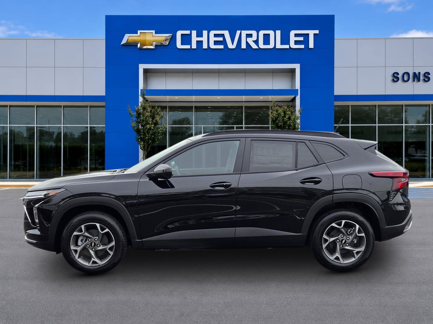 New 2026 Chevrolet Trax LT w/ LT Convenience Package FWD image 8