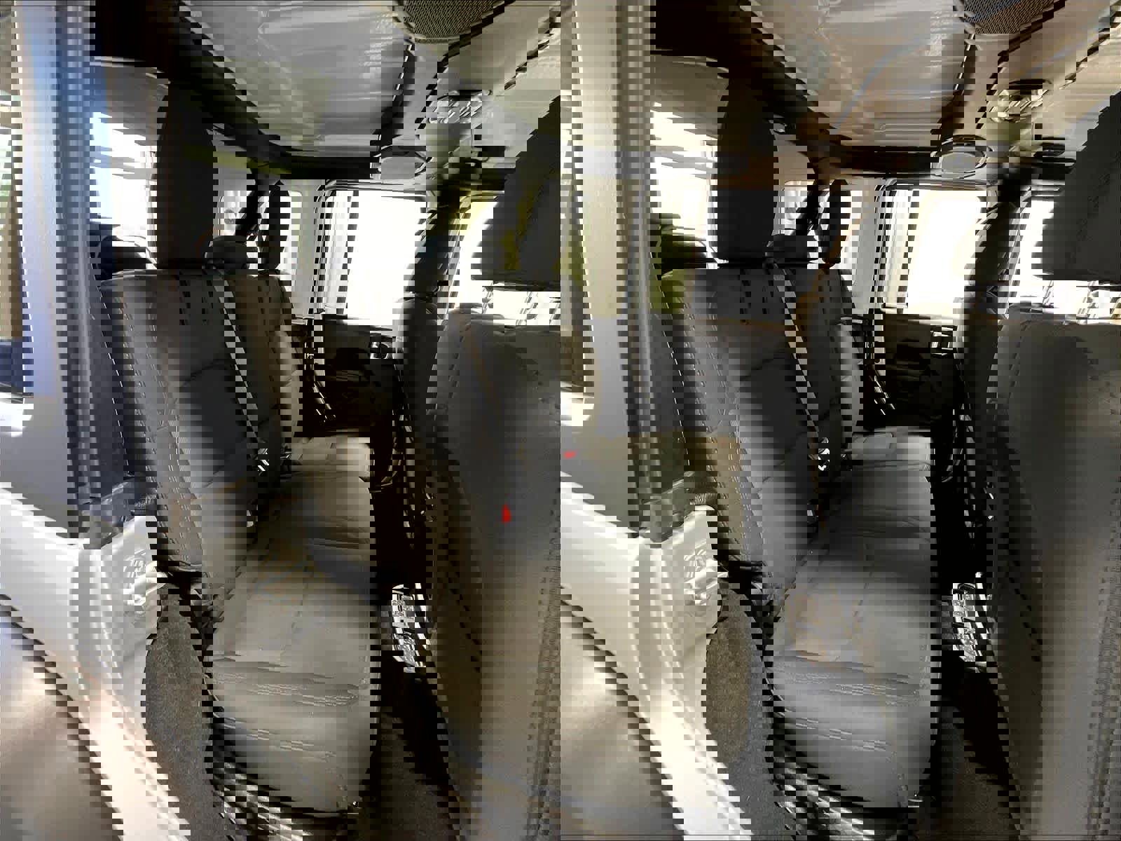 Used 2023 Jeep Wrangler Unlimited w/ Cold Weather Group AWD/4WD image 16