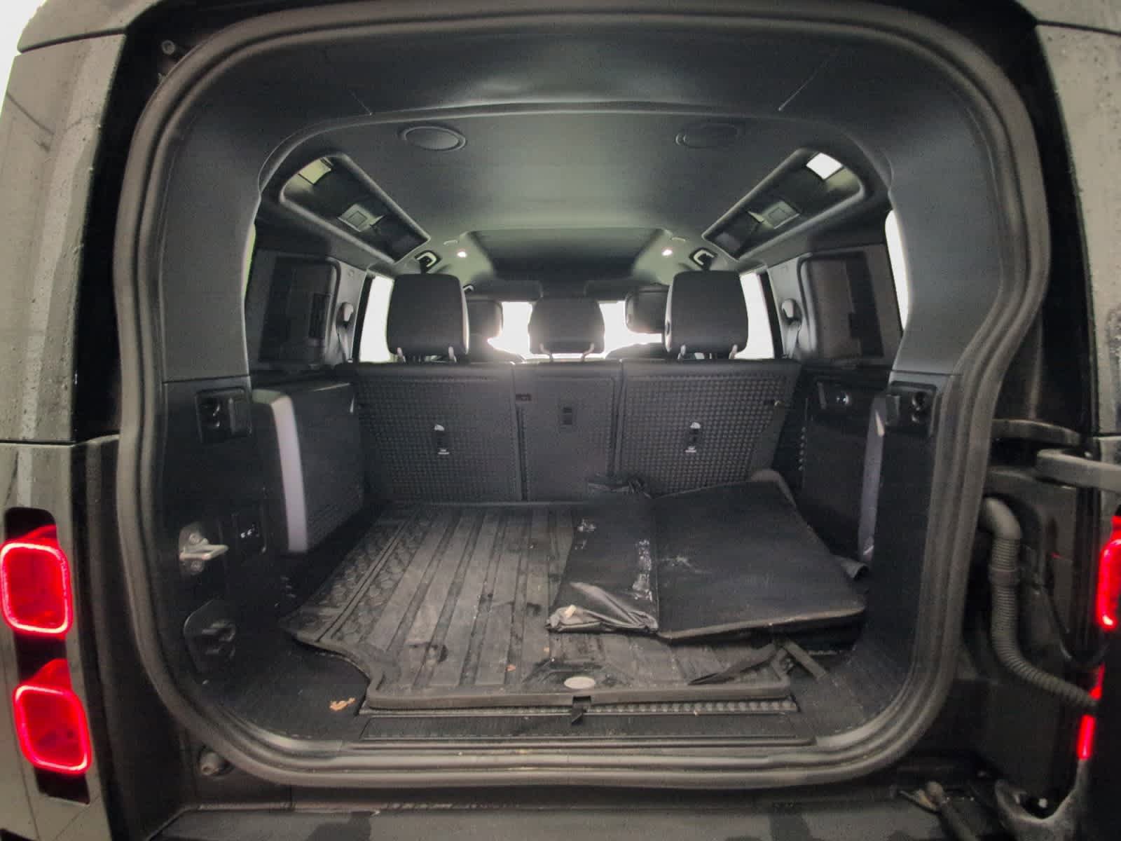 Used 2022 Land Rover Defender 110 X-Dynamic HSE image 20