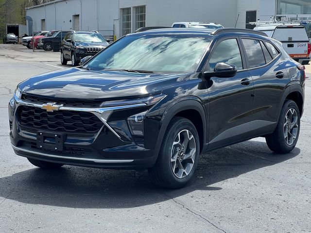 New 2026 Chevrolet Trax LT w/ Driver Confidence Package FWD image 38