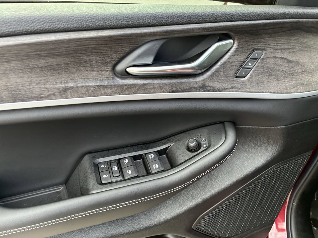 New 2025 Jeep Grand Cherokee Limited AWD/4WD image 19