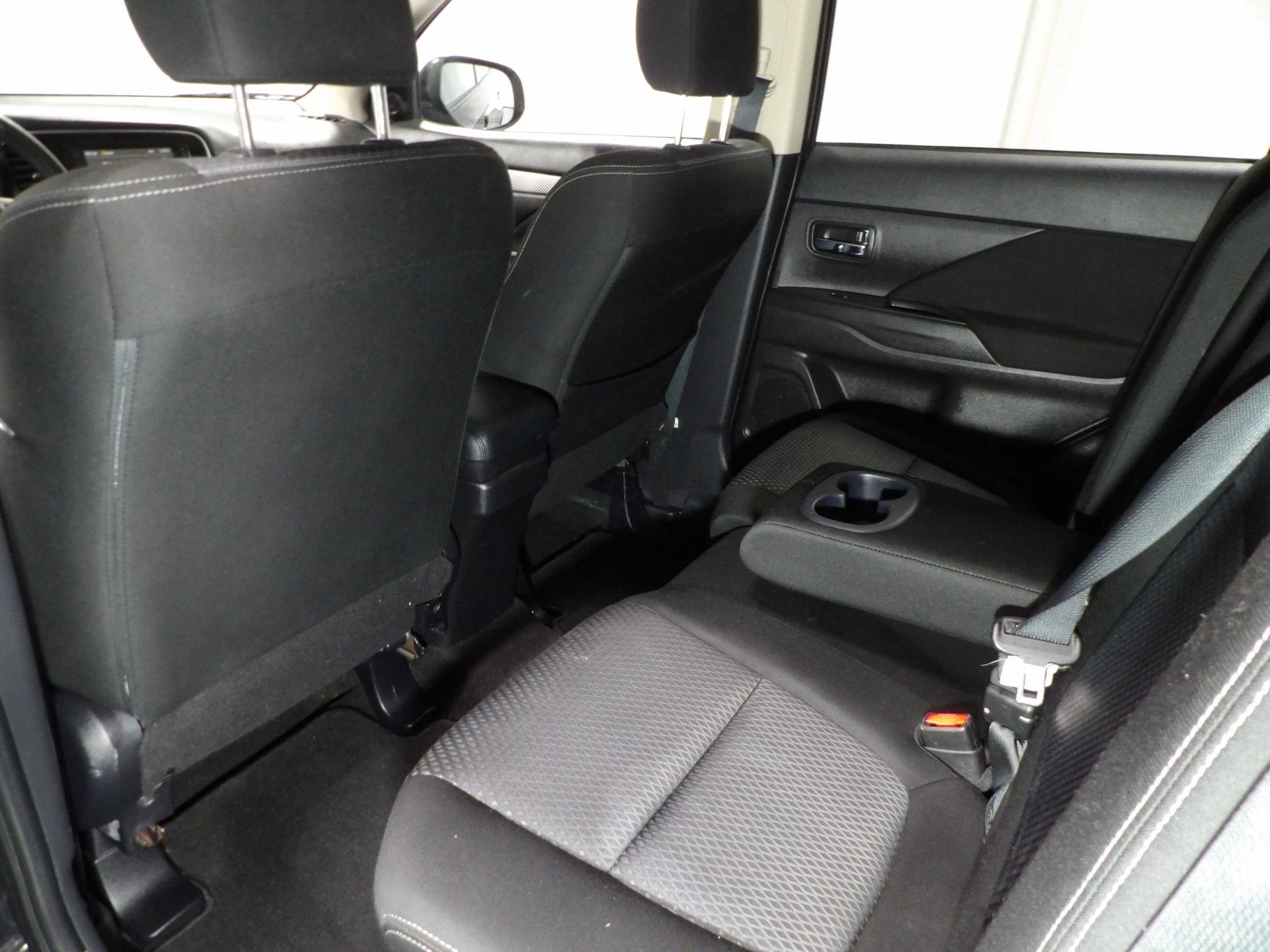 Used 2018 Mitsubishi Outlander ES image 11