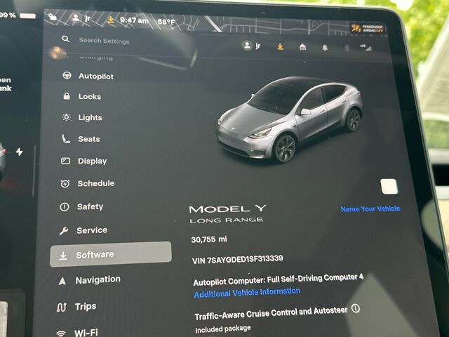 Used 2025 Tesla Model Y Long Range RWD image 36