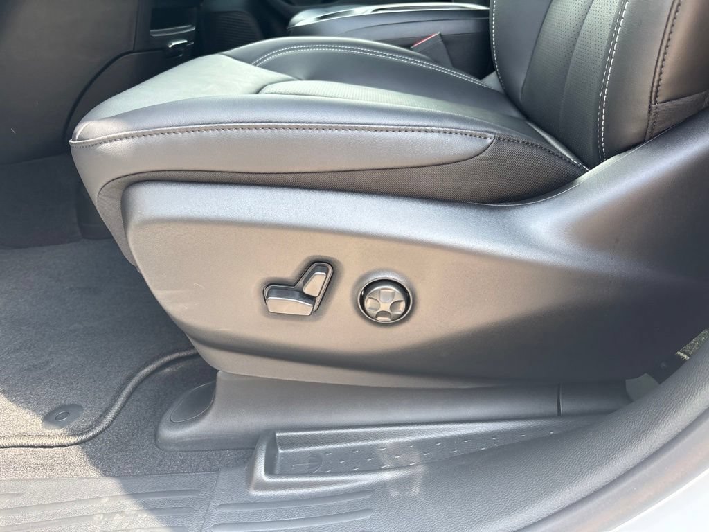 New 2027 Chrysler Pacifica Select FWD image 35