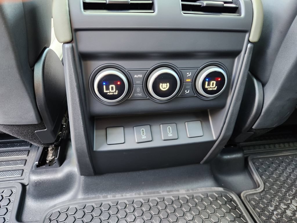 New 2026 Land Rover Defender 110 X-Dynamic SE AWD/4WD image 12