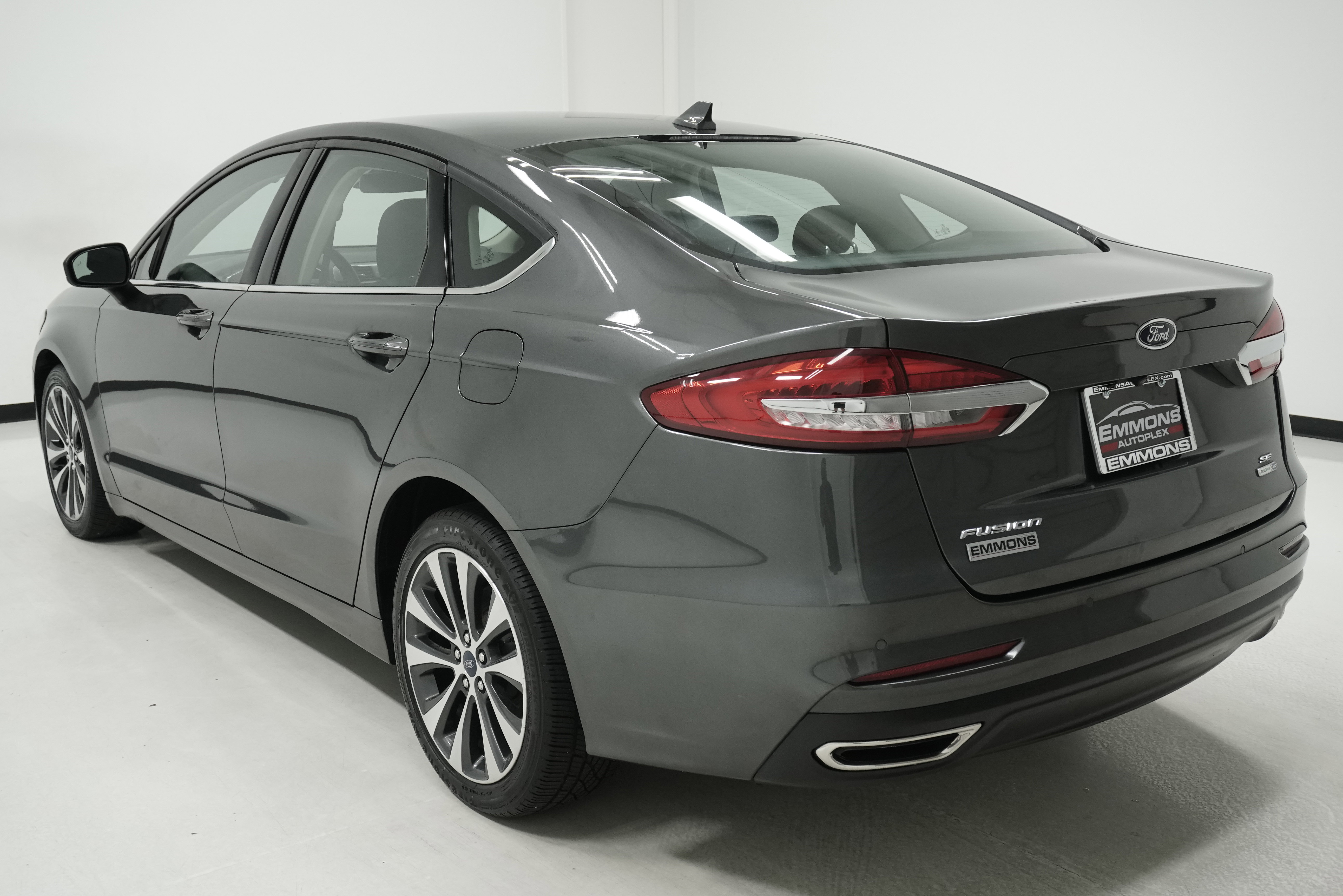 Used 2020 Ford Fusion SE image 6