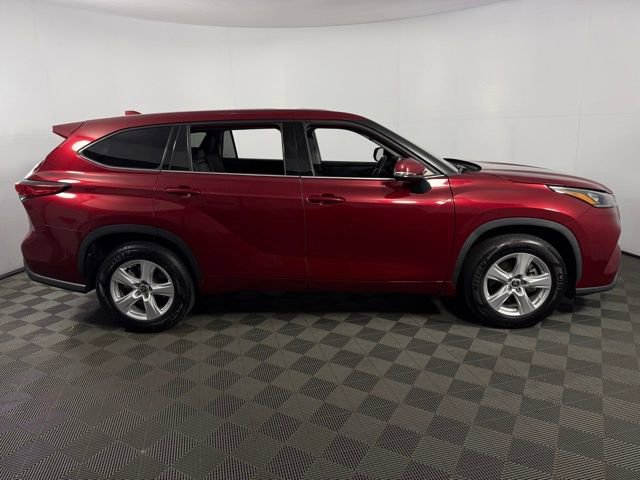 Used 2020 Toyota Highlander LE image 10