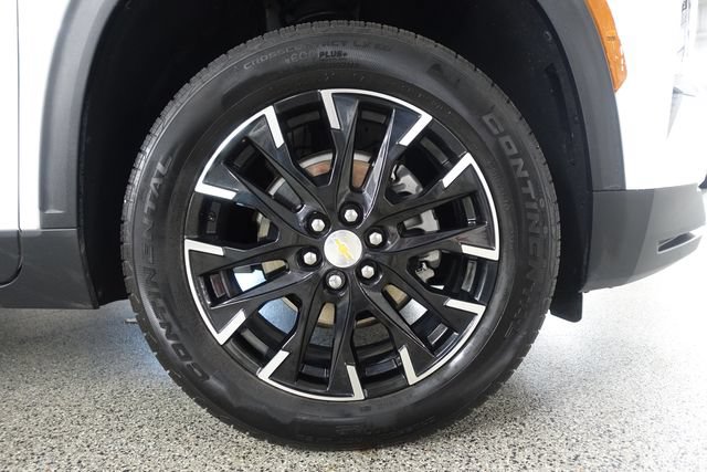 Used 2025 Chevrolet Traverse LT w/ Sun and Wheel Package FWD image 30