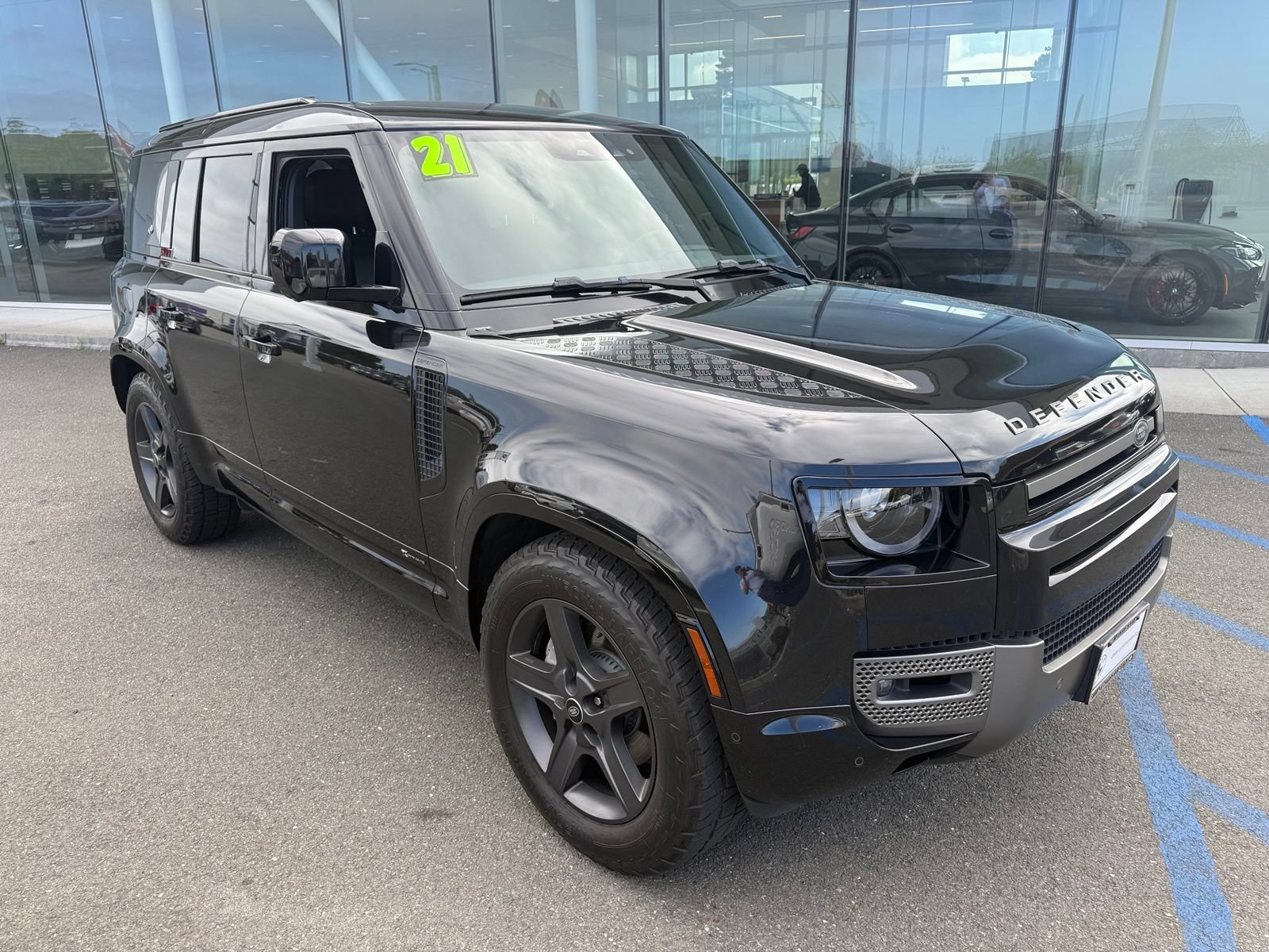 Used 2021 Land Rover Defender 110 X-Dynamic SE AWD/4WD image 8