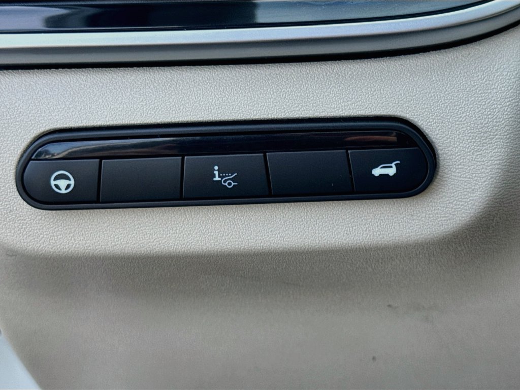 Used 2023 INFINITI QX60 Luxe w/ Vision Package AWD/4WD image 11