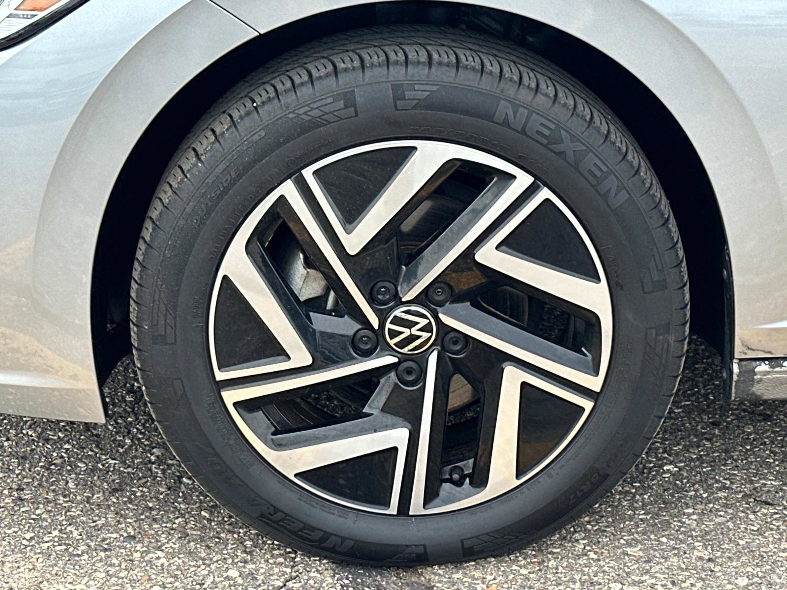 Used 2022 Volkswagen Jetta SEL image 9