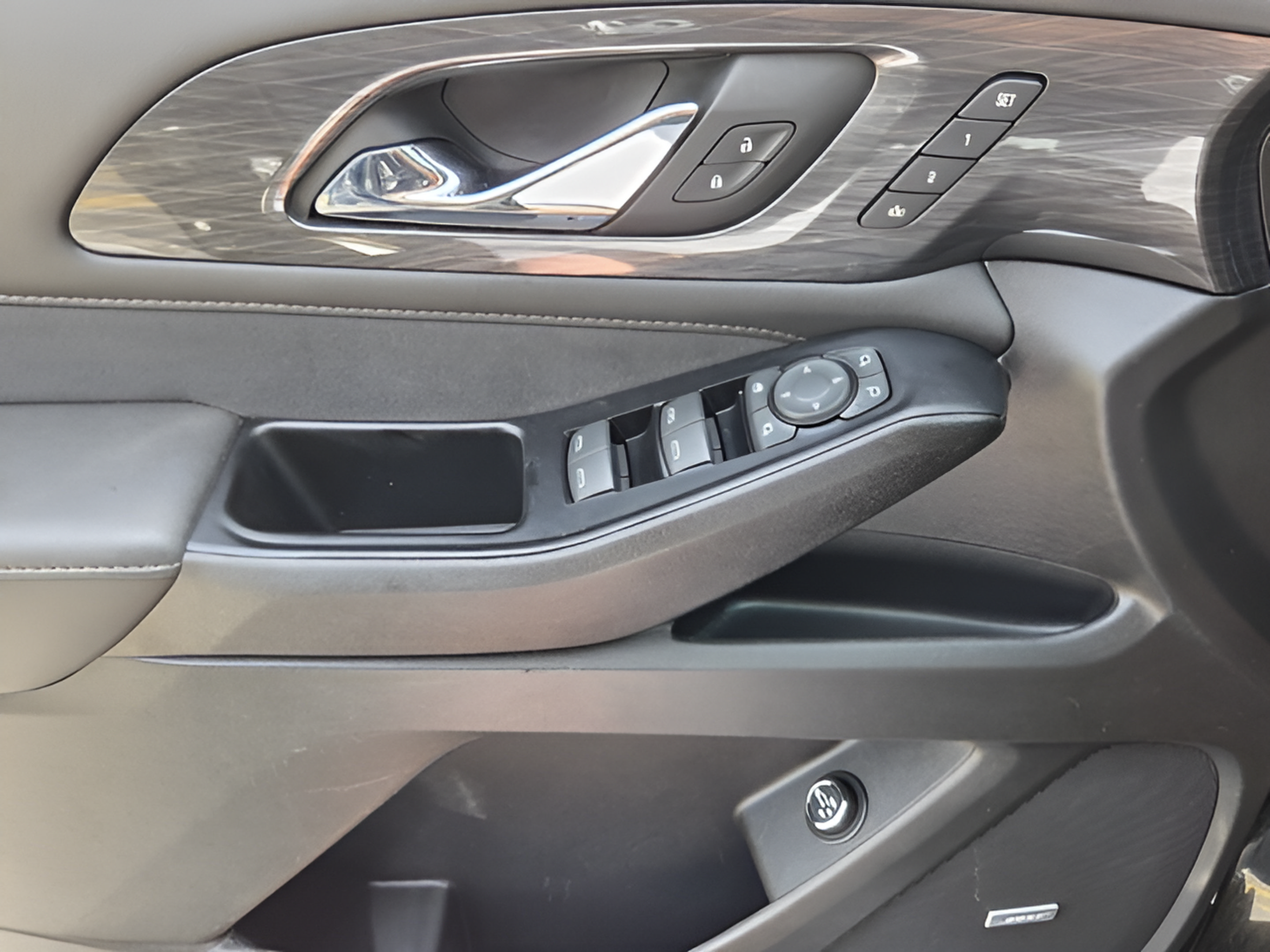 Certified 2023 Chevrolet Traverse High Country w/ LPO, Floor Liner Package AWD/4WD image 28