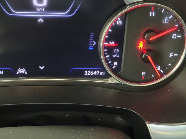 Used 2022 Chevrolet Traverse Premier w/ Redline Edition AWD/4WD image 2