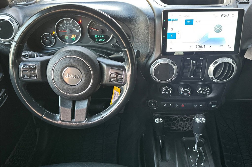 Used 2015 Jeep Wrangler Unlimited Rubicon w/ Connectivity Group image 15