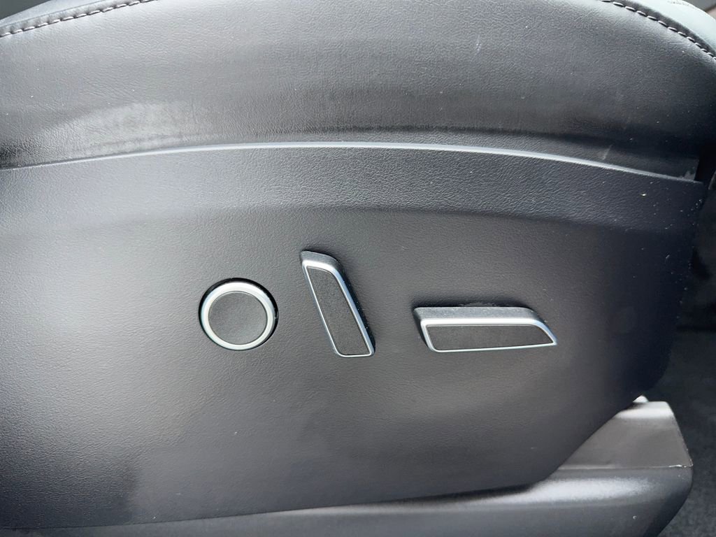 Used 2023 Tesla Model X image 45