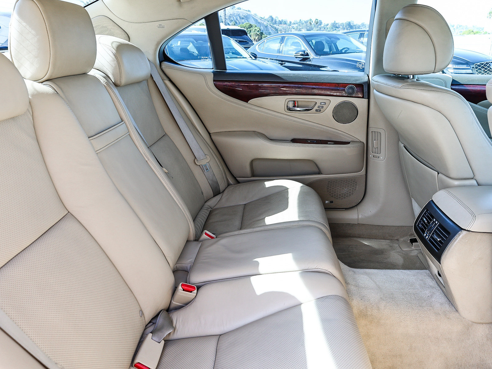 Used 2007 Lexus LS 460 RWD image 20