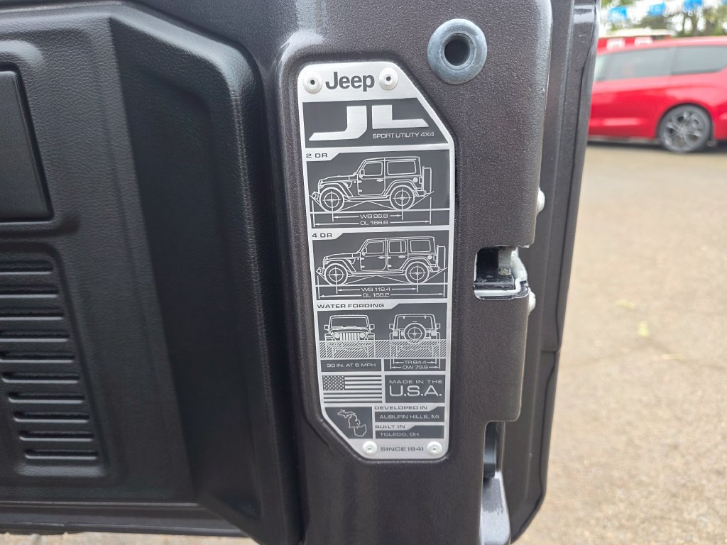 Used 2019 Jeep Wrangler Sport AWD/4WD image 21