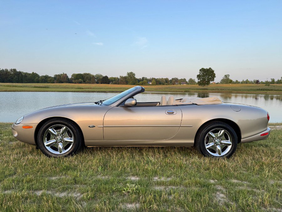 Used 1997 Jaguar XK8 Convertible RWD image 16
