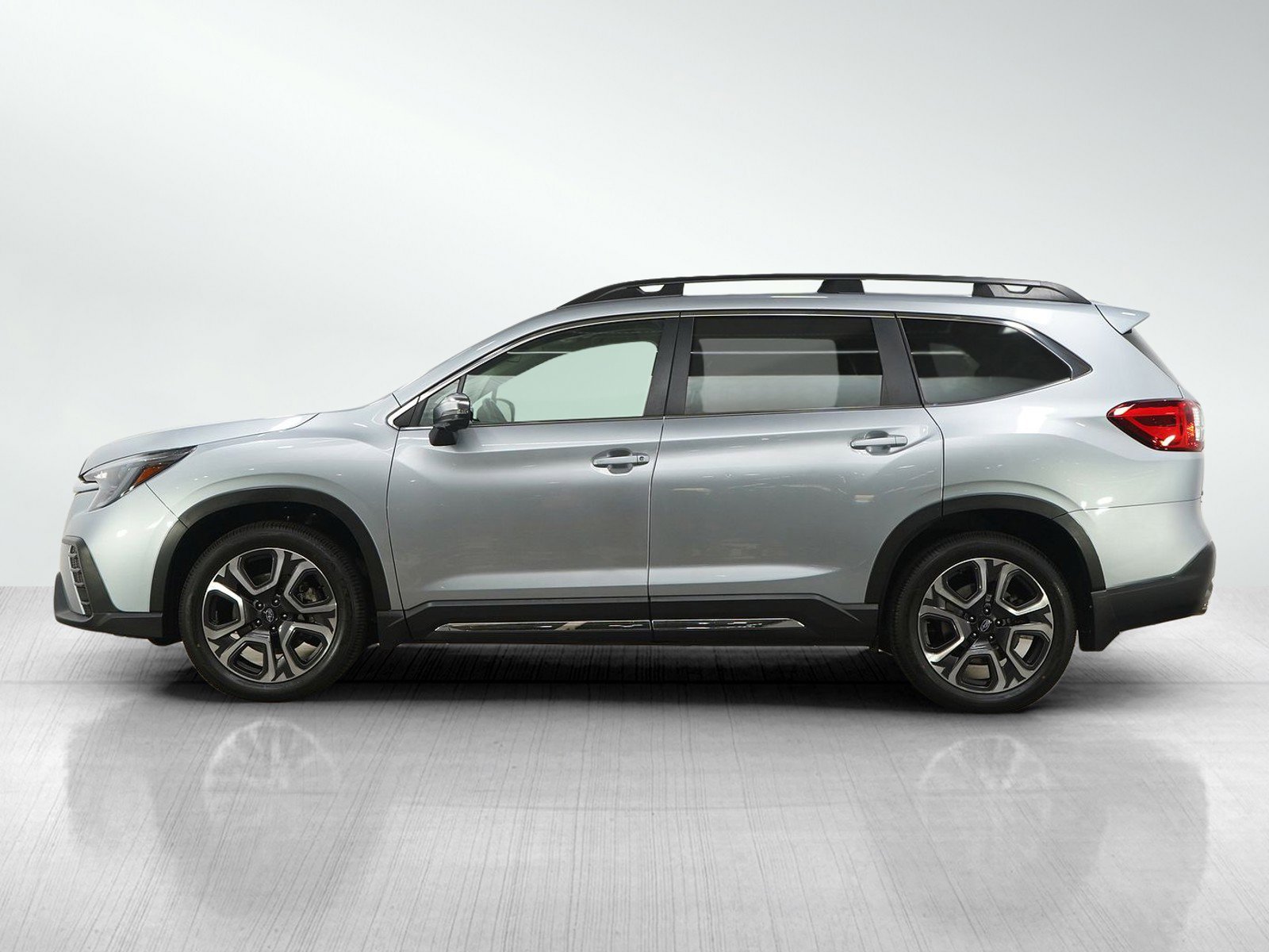 Used 2023 Subaru Ascent Limited w/ Technology Package AWD/4WD image 2