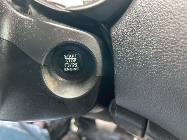 Used 2015 Jeep Renegade Limited AWD/4WD image 21