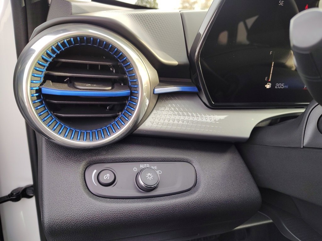 New 2026 Chevrolet Trax LT image 13