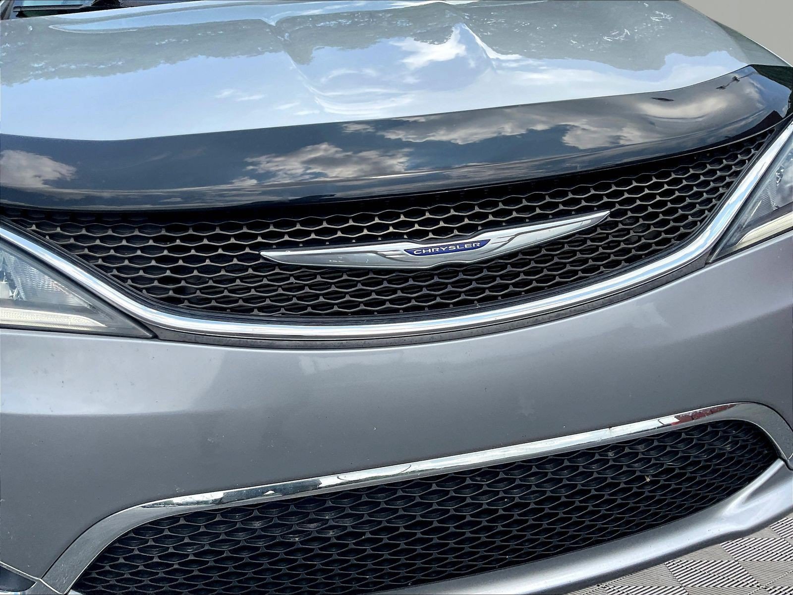Used 2020 Chrysler Pacifica Limited FWD image 11