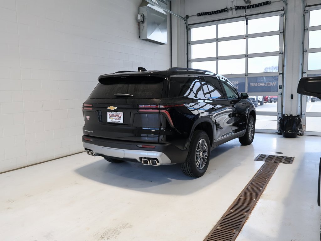 New 2026 Chevrolet Traverse LT image 3