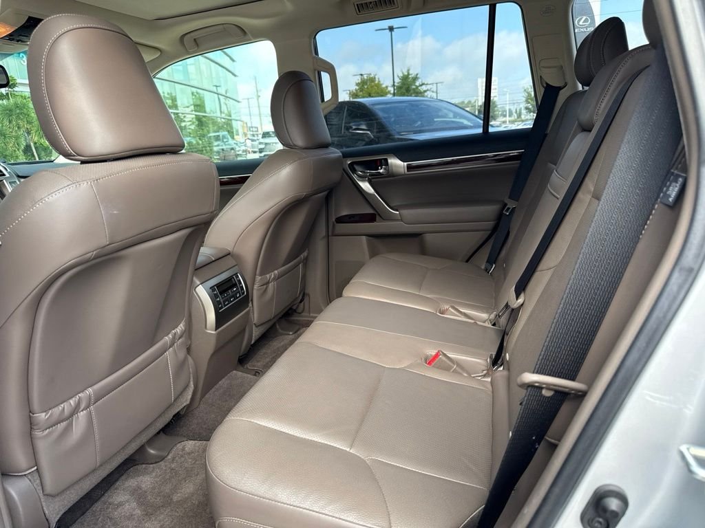 Used 2018 Lexus GX 460 Premium w/ Premium Package AWD/4WD image 2