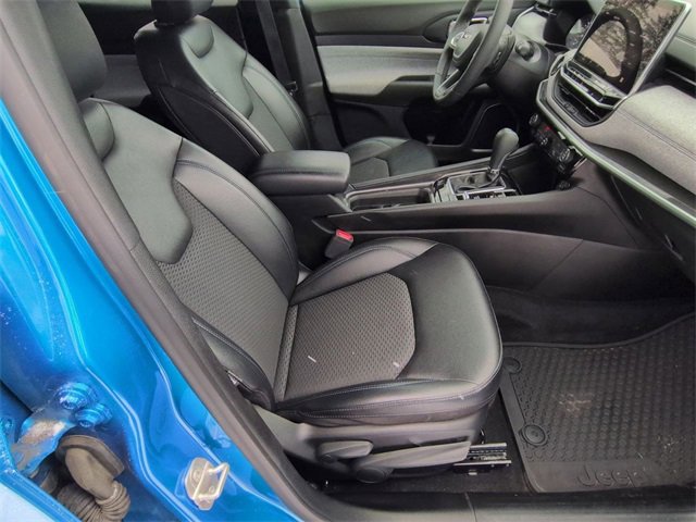 Used 2024 Jeep Compass Latitude w/ Convenience Group image 25