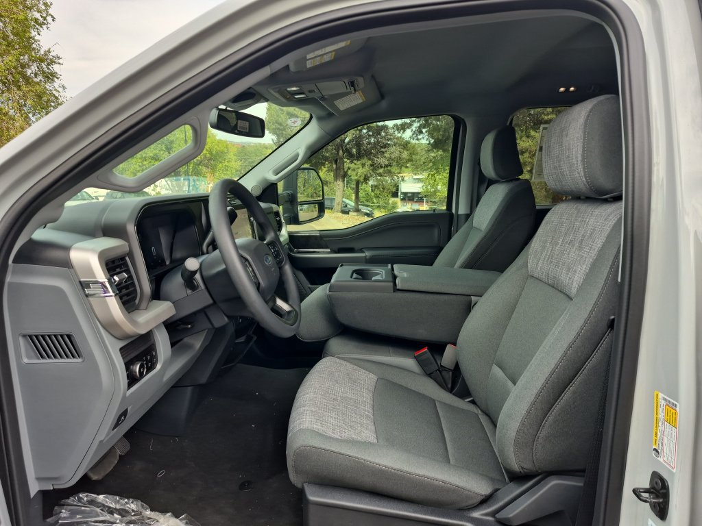 New 2026 Ford F350 XLT w/ XLT Premium Package AWD/4WD image 12