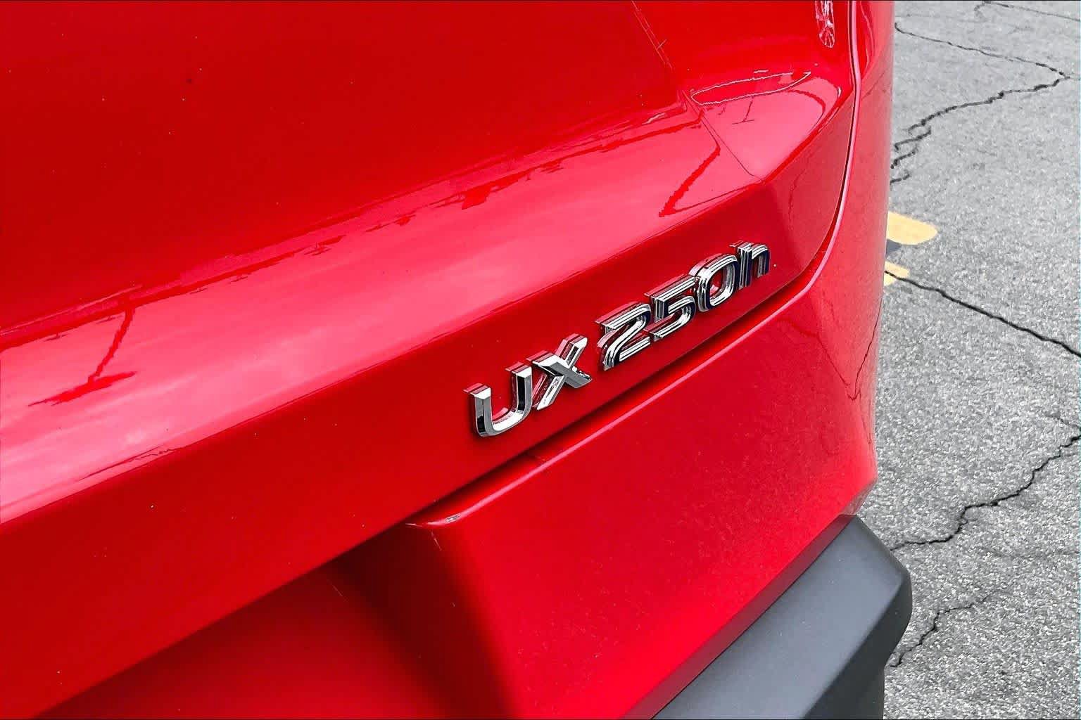 Used 2020 Lexus UX 250h AWD/4WD image 10