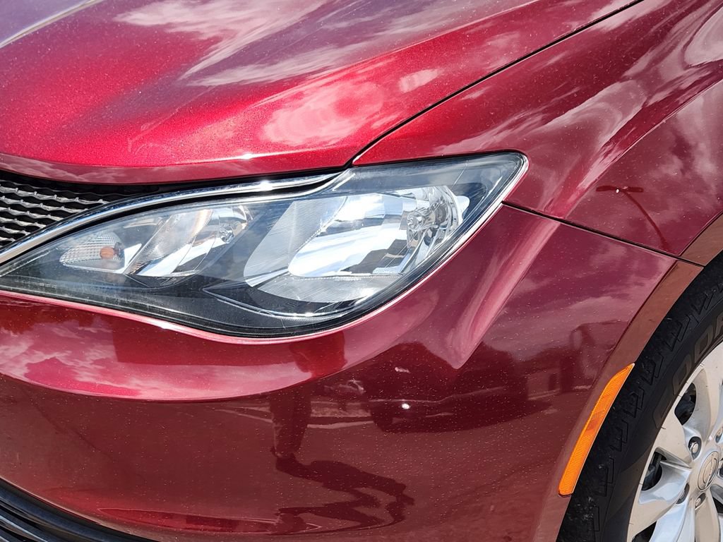 Used 2017 Chrysler Pacifica Touring w/ Tire & Wheel Group FWD image 8