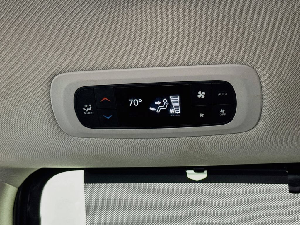 Used 2019 Chrysler Pacifica Touring Plus w/ Advanced Safetytec Group FWD image 26