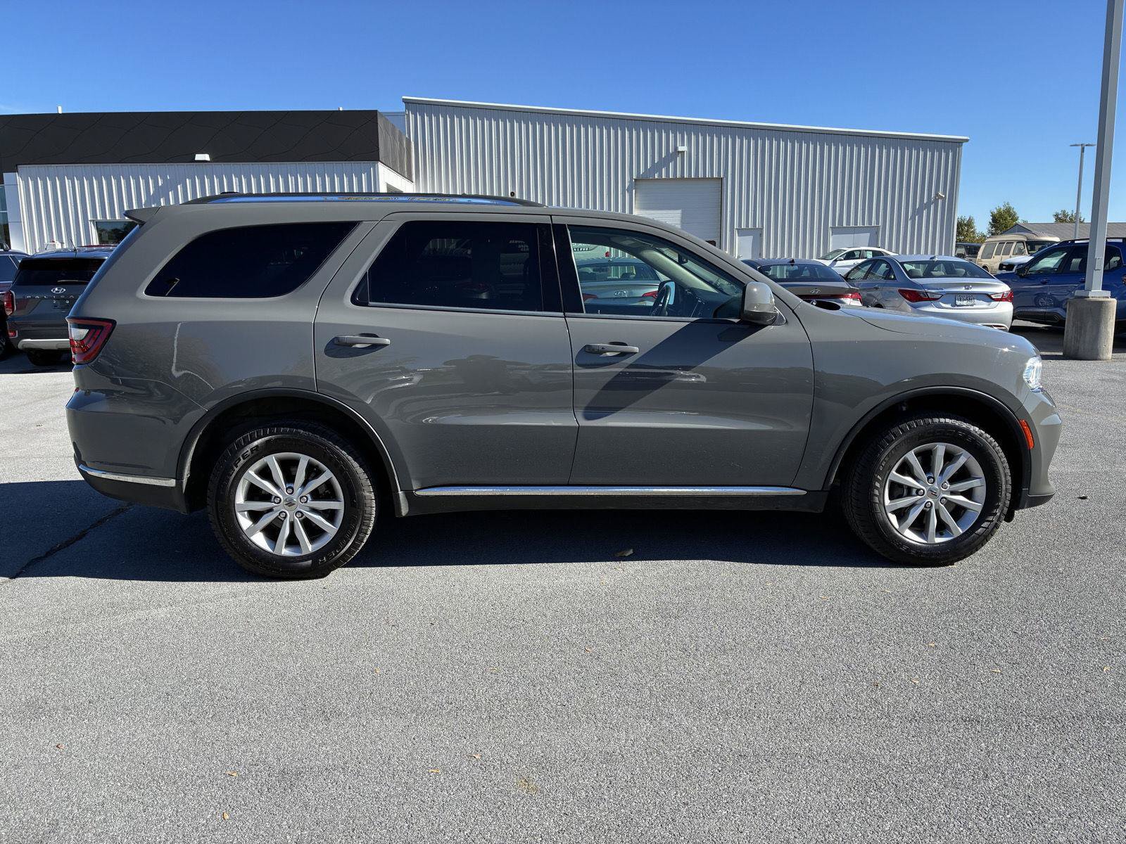 Used 2022 Dodge Durango SXT AWD/4WD image 8