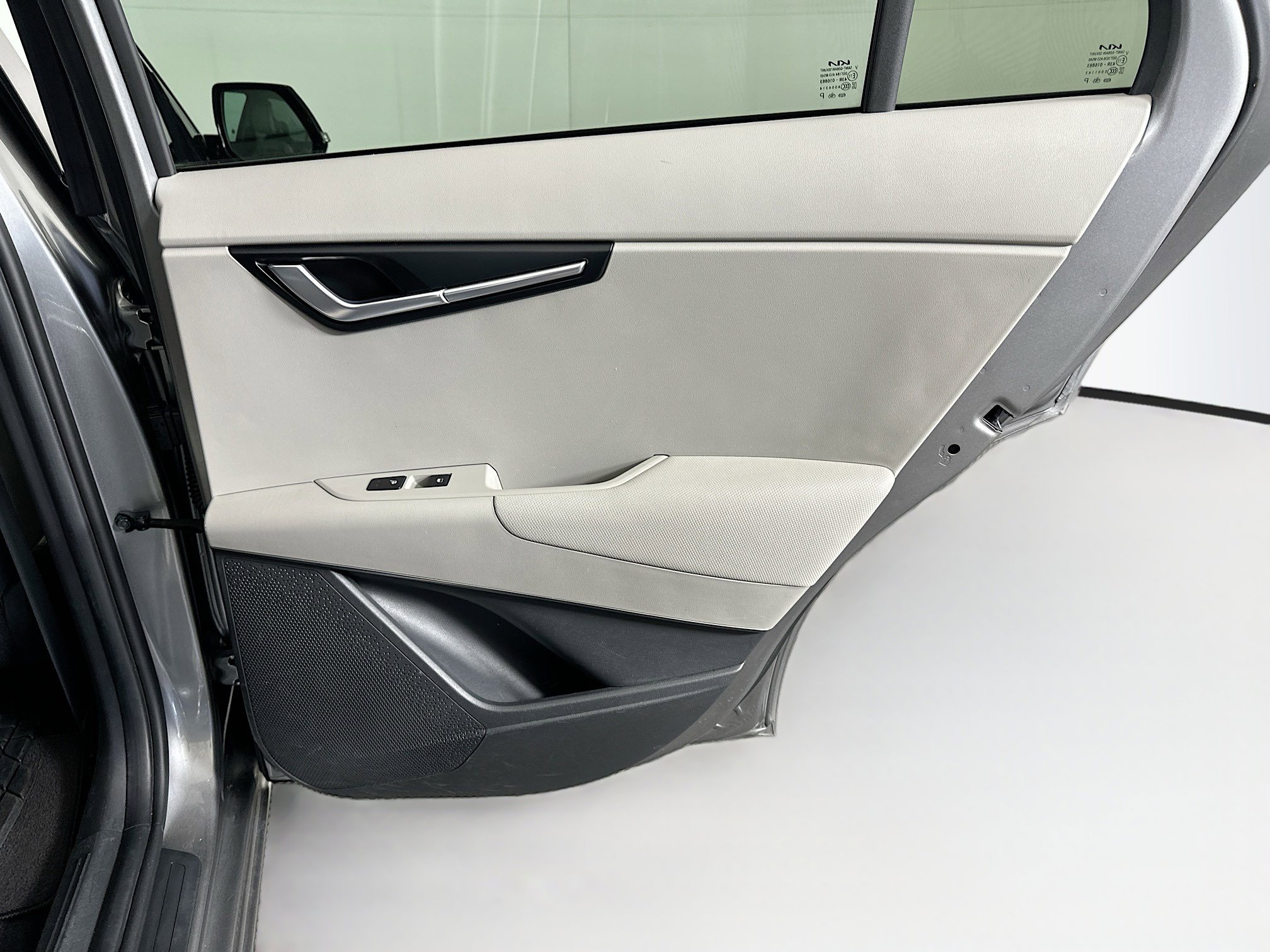 Used 2023 Kia Niro Wind w/ Wind Preserve Package FWD image 30