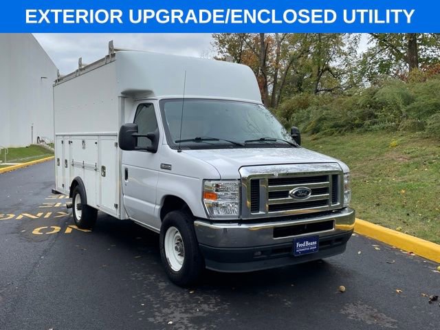 Certified 2022 Ford E-350 and Econoline 350 Super Duty w/ Power Windows & Locks Group image 1
