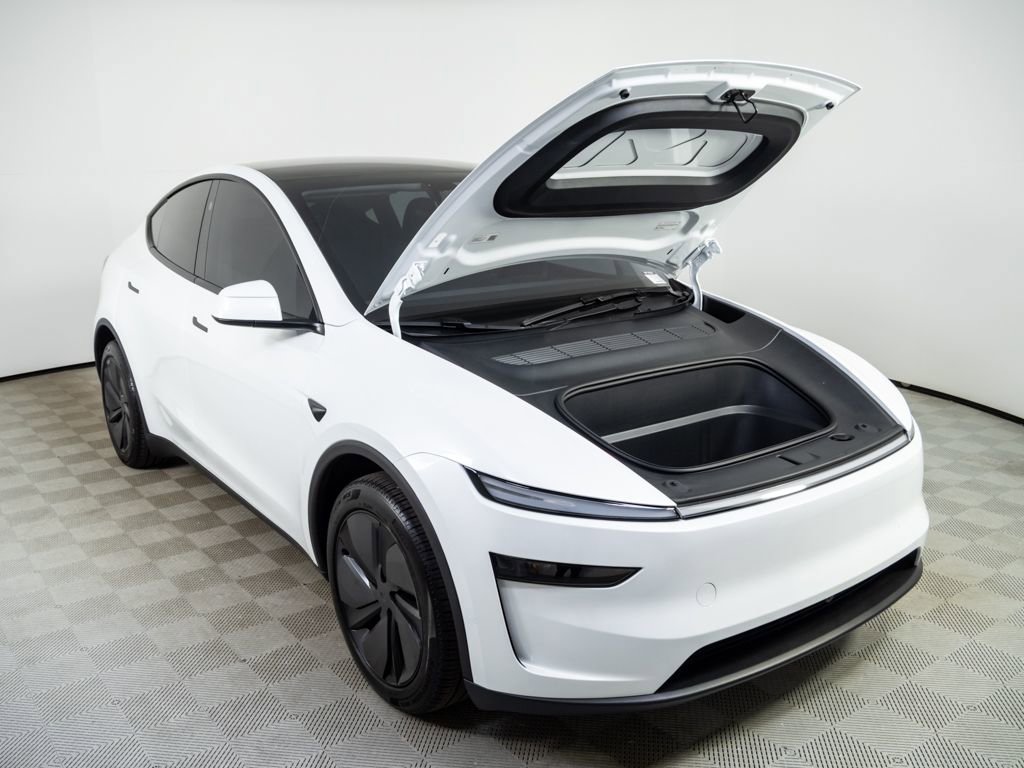 Used 2026 Tesla Model Y Long Range image 32