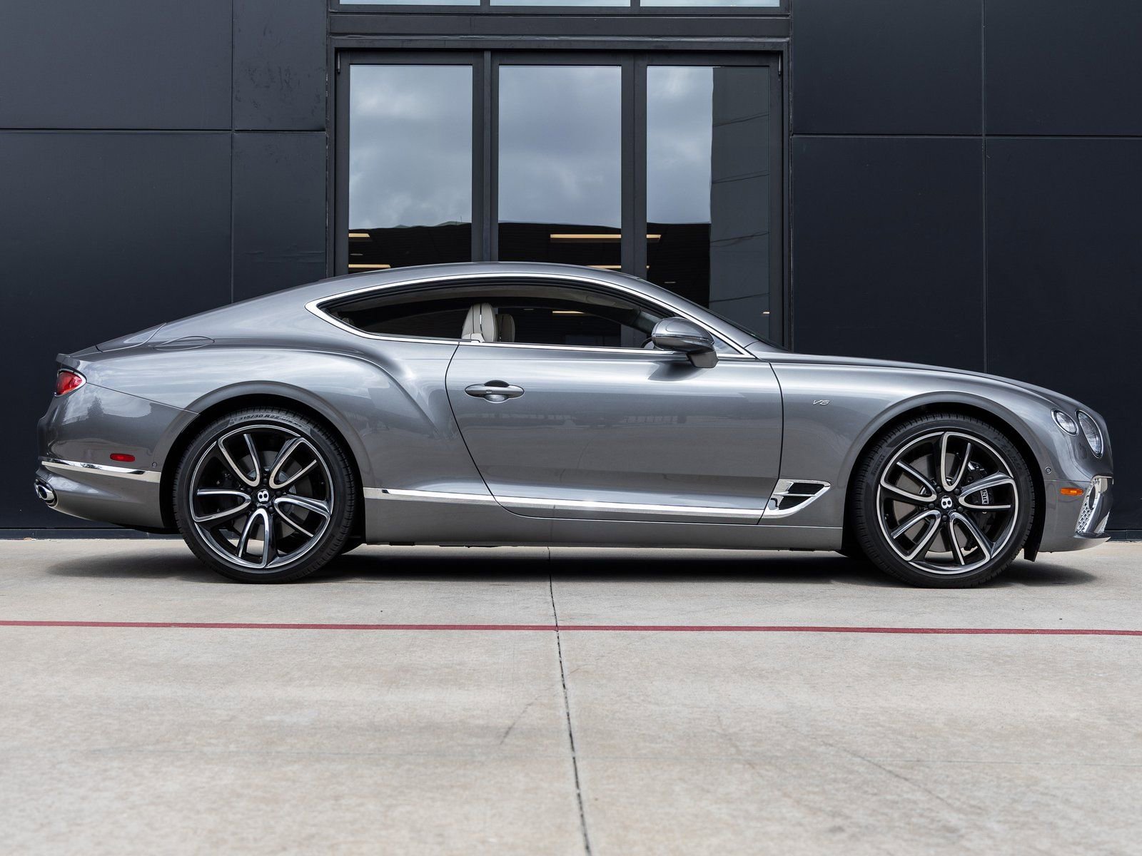 Used 2022 Bentley Continental GT image 10
