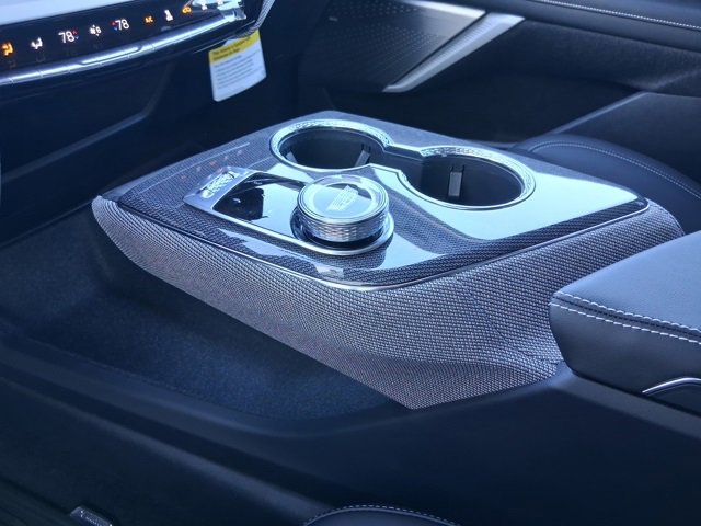 New 2026 Cadillac Optiq Luxury 1 image 17