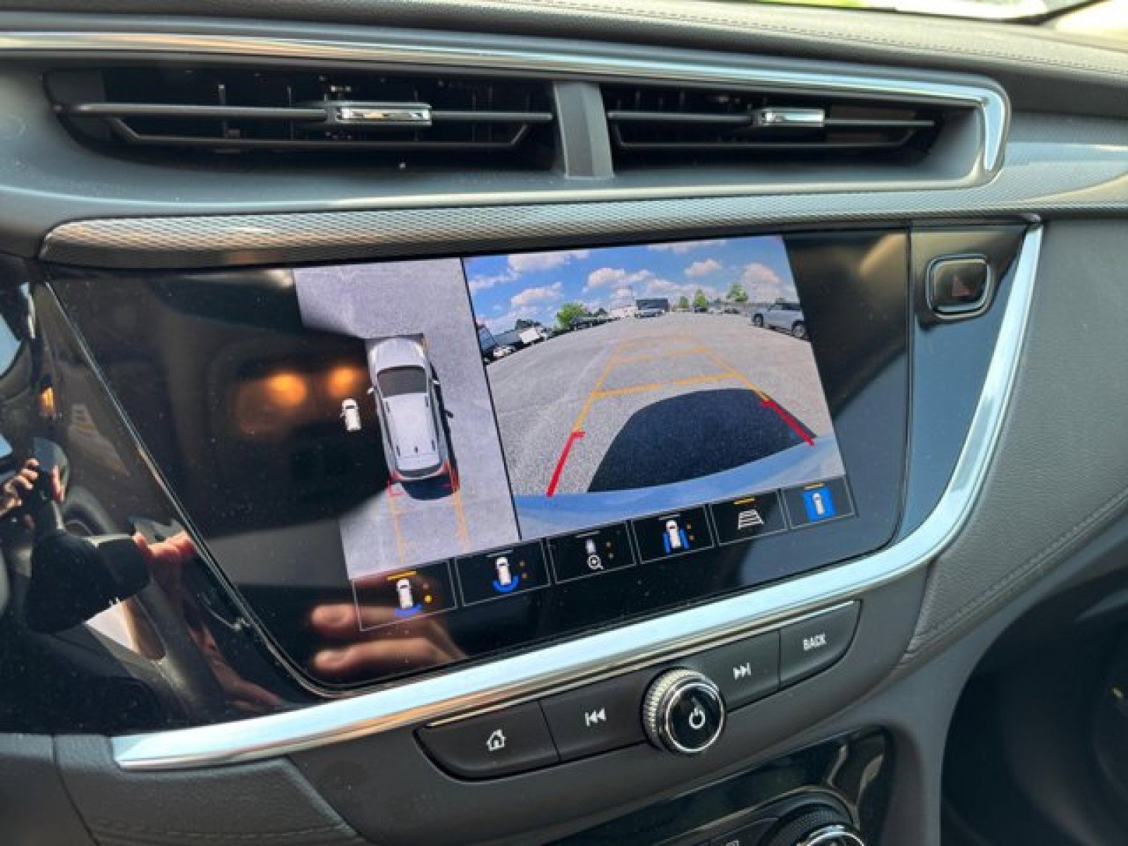 Used 2022 Buick Encore GX Essence w/ Advanced Technology Package image 17