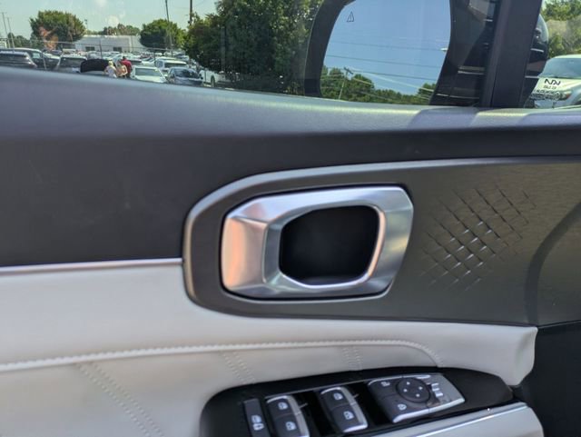Used 2022 Kia Sorento SX image 12