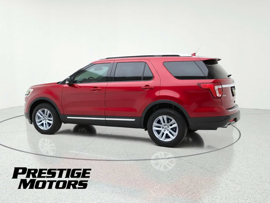 Used 2018 Ford Explorer XLT w/ Equipment Group 201A AWD/4WD image 5