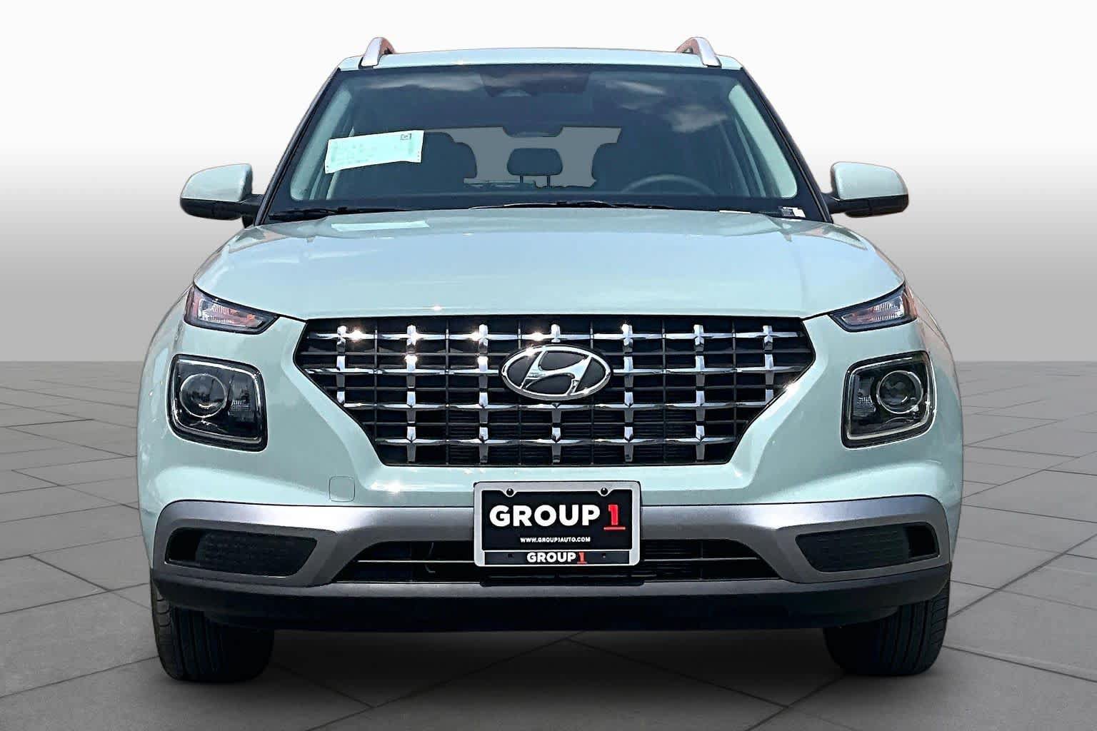 New 2026 Hyundai Venue SEL FWD image 3
