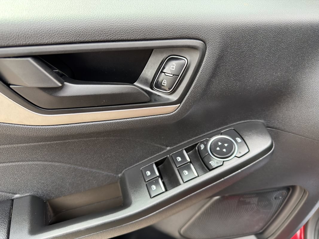 Used 2022 Ford Escape SE w/ SE Sport Appearance Package AWD/4WD image 11