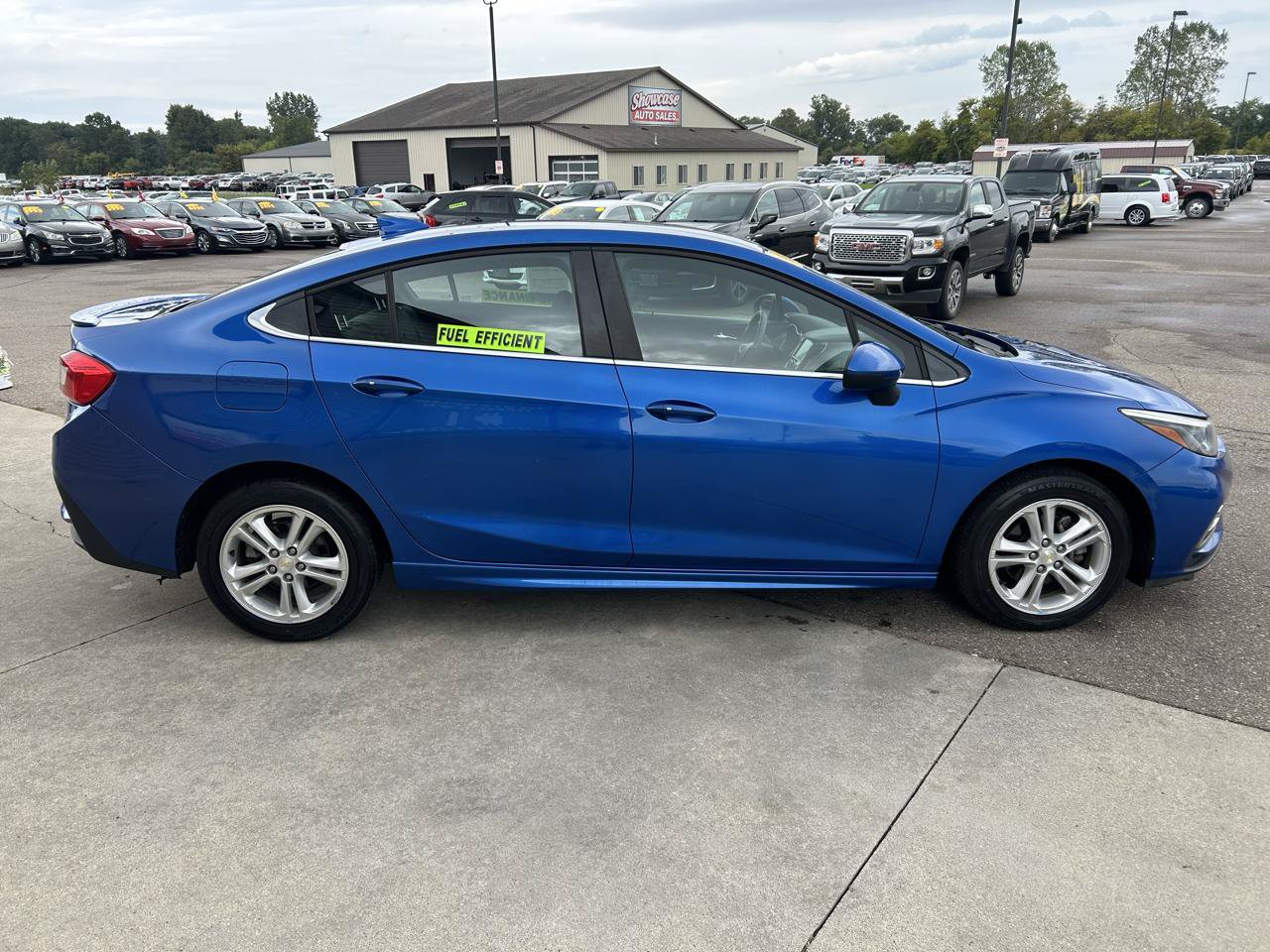 Used 2018 Chevrolet Cruze LT w/ Convenience Package FWD image 4