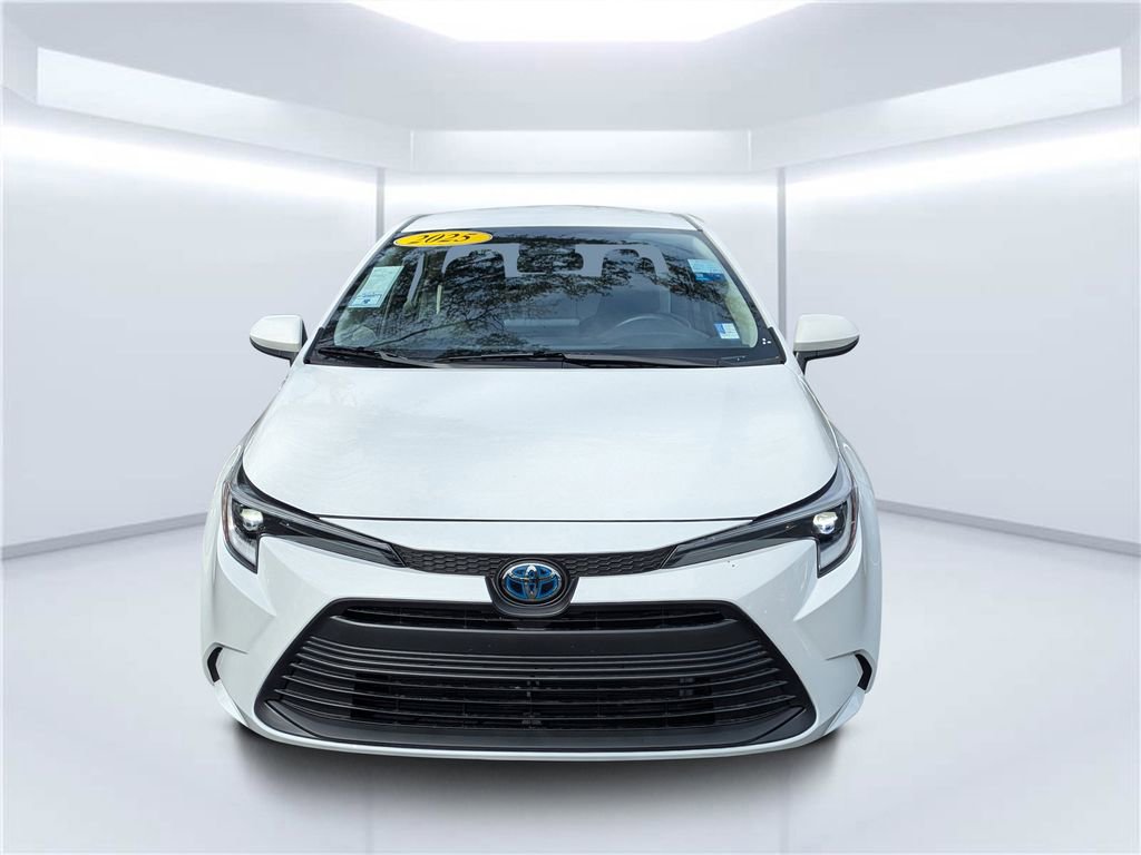 Used 2025 Toyota Corolla LE image 8