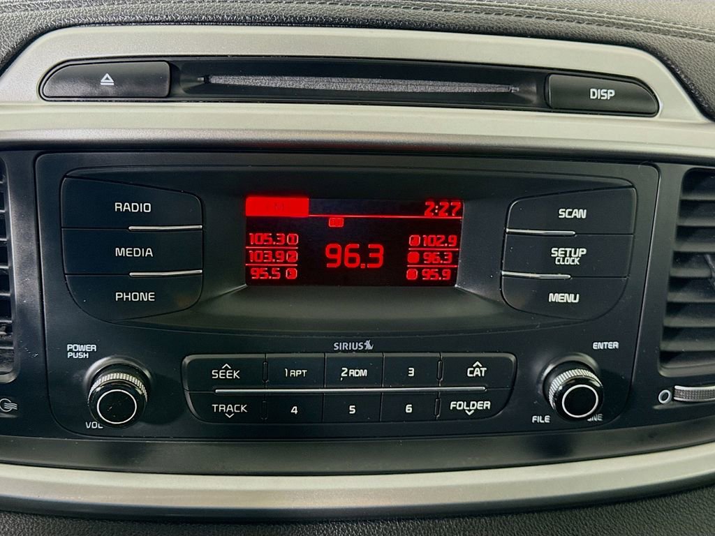 Used 2016 Kia Sorento L image 5