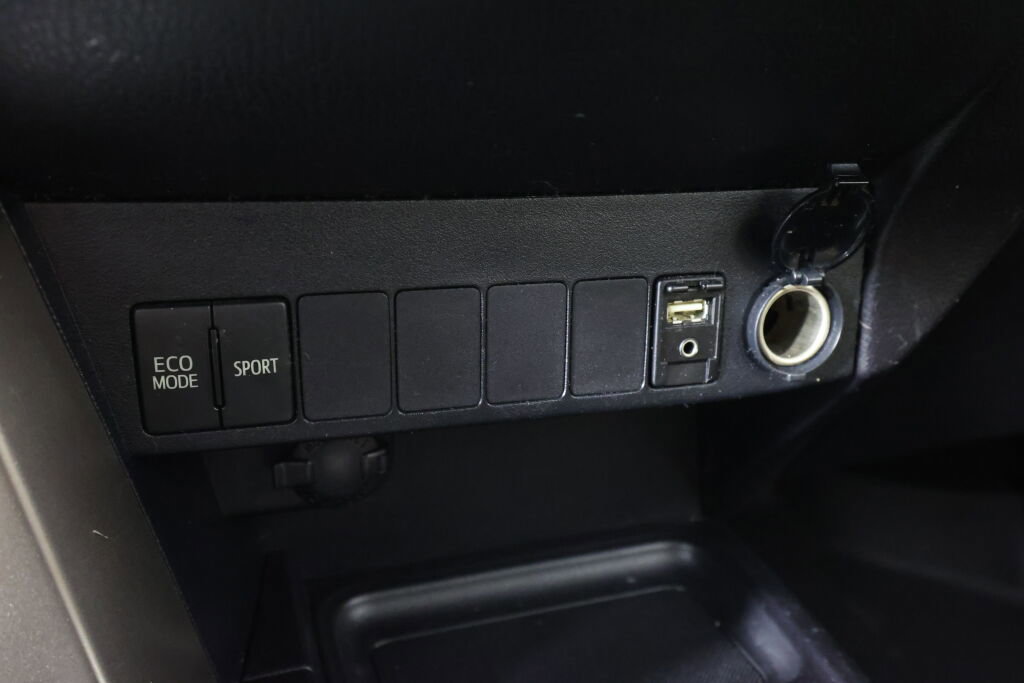Used 2013 Toyota RAV4 XLE AWD/4WD image 37