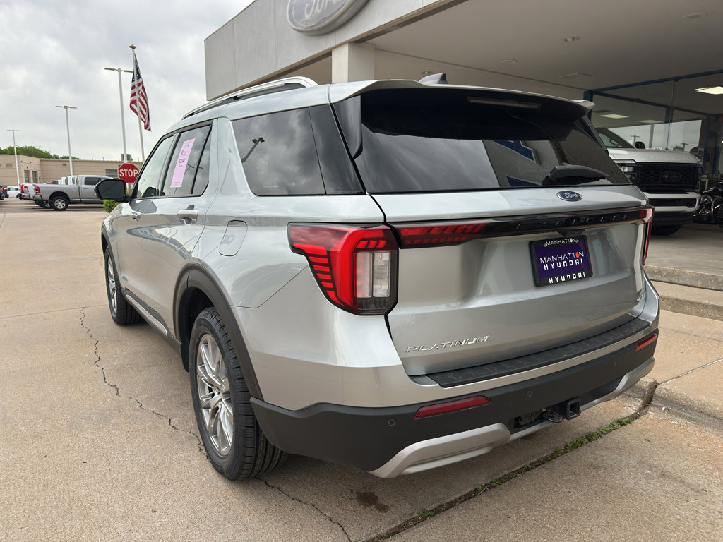 Used 2025 Ford Explorer Platinum AWD/4WD image 6