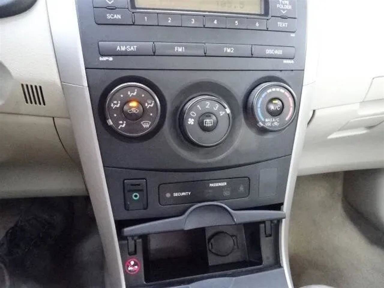 Used 2013 Toyota Corolla L image 39